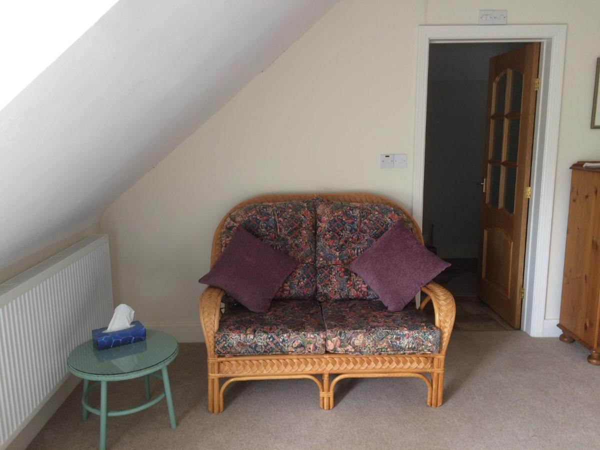 Llyswen Large Bedroom In Top Part Of Bungalow With Garden View And Balcony Sleeps Three Aberystwyth Exterior foto