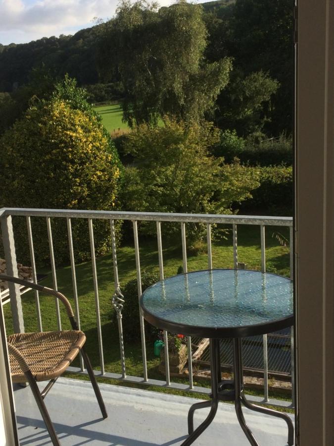 Llyswen Large Bedroom In Top Part Of Bungalow With Garden View And Balcony Sleeps Three Aberystwyth Exterior foto